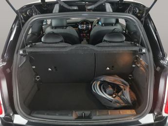 Mini Electric Hatch Cooper SE 32.6kWh Level 2 (184 ps) - BLACK ROOF AND MIRROR CAPS 