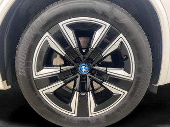 BMW iX3 80kWh M Sport (286 ps) - PARK ASSIST - REVERSE CAM - LEATHER