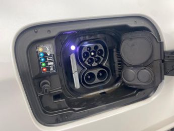 BMW iX3 80kWh M Sport (286 ps) - PARK ASSIST - REVERSE CAM - LEATHER