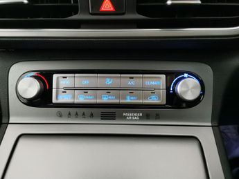Hyundai Kona 39kWh Premium (10.5kW Charger) (136 ps) - KEYLESS ENTRY - LED - 