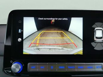 Hyundai Kona 39kWh Premium (10.5kW Charger) (136 ps) - KEYLESS ENTRY - LED - 