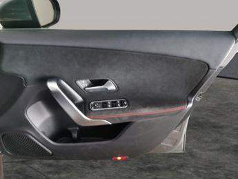 Mercedes-Benz A Class 2.0 A200d AMG Line 8G-DCT (150 ps) - HEATED LEATHER - COMFORT PA