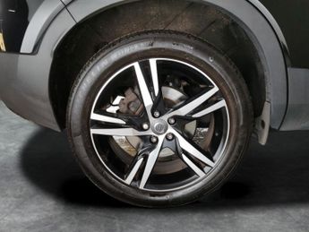 Volvo XC40 1.5h T5 Twin Engine Recharge 10.7kWh R-Design Plug-in (262 ps) -