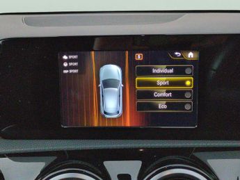 Mercedes-Benz A Class 2.0 A200d AMG Line 8G-DCT (150 ps) - HEATED LEATHER - COMFORT PA