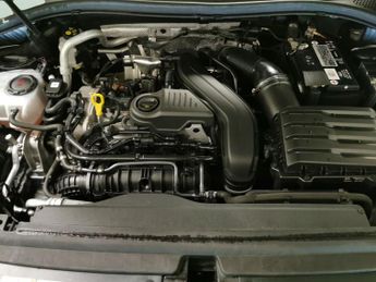 Volkswagen Tiguan 1.5 TSI R-Line DSG (150 ps) - LED - HEATED SEATS - NAV