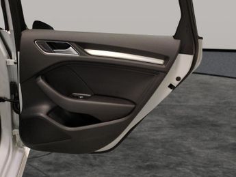 Audi A3 1.5 TFSI CoD 35 Black Edition Sportback S Tronic (150 ps) - BLUE