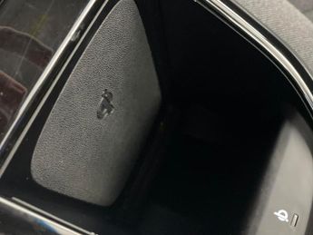 Hyundai Ioniq 38.3kWh Premium (136 ps) - REVERSE CAM - NAV - HEATED SEATS