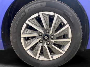 Hyundai Ioniq 38.3kWh Premium (136 ps) - REVERSE CAM - NAV - HEATED SEATS