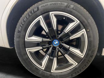 BMW iX3 80kWh M Sport (286 ps) - PARK ASSIST - REVERSE CAM - LEATHER