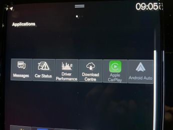 Volvo XC40 1.5h T4 Recharge 10.7kWh R-Design Plug-in (211 ps) - SENSUS SAT 