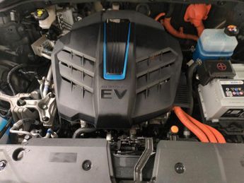 Hyundai Kona 64kWh Premium (10.5kW Charger) (204 ps) - HEATED SEATS - HEATED 