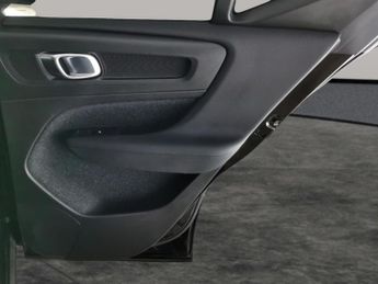 Volvo XC40 1.5h T5 Twin Engine Recharge 10.7kWh R-Design Plug-in (262 ps) -