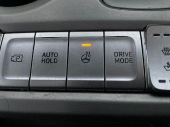 Hyundai Kona 64kWh Ultimate (10.5kW Charger) (204 ps) - ACTIVE LANE ASSIST