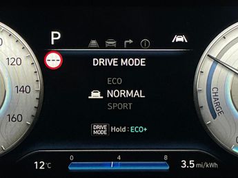 Hyundai Kona 64kWh Ultimate (10.5kW Charger) (204 ps) - ACTIVE LANE ASSIST