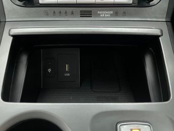 Hyundai Kona 64kWh Ultimate (10.5kW Charger) (204 ps) - ACTIVE LANE ASSIST