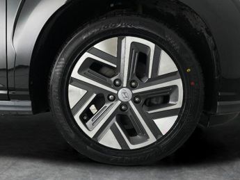 Hyundai Kona 64kWh Ultimate (10.5kW Charger) (204 ps) - ACTIVE LANE ASSIST