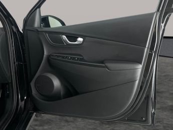 Hyundai Kona 64kWh Ultimate (10.5kW Charger) (204 ps) - ACTIVE LANE ASSIST