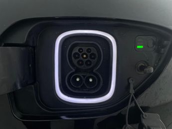 Hyundai Kona 64kWh Ultimate (10.5kW Charger) (204 ps) - ACTIVE LANE ASSIST