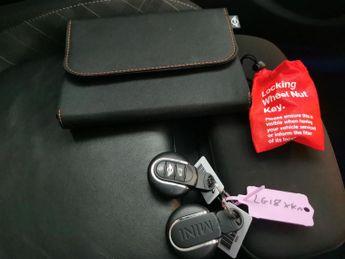 Mini Hatch 1.5 Cooper Steptronic (136 ps) - SPORT LEATHER STEERING WHEEL