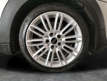 Mini Hatch 1.5 Cooper Steptronic (136 ps) - SPORT LEATHER STEERING WHEEL