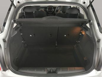 Mini Hatch 1.5 Cooper Steptronic (136 ps) - SPORT LEATHER STEERING WHEEL