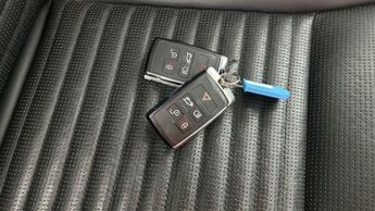 Land Rover Discovery Sport 2.0 D180 MHEV HSE 4WD (180 ps) - BLUETOOTH - SPEED LIMIT RECOG