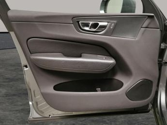 Volvo XC60 2.0h T6 Recharge 11.6kWh Inscription Expression Plug-in AWD (340