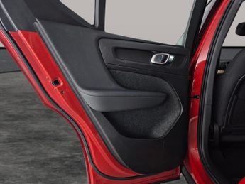 Volvo XC40 1.5h T4 Recharge 10.7kWh Core Plug-in (211 ps) - 360 CAM - LED