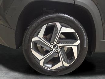 Hyundai Tucson 1.6 h T-GDi Premium (230 ps) - NAV - HEATED STEERING - BLIND SPO