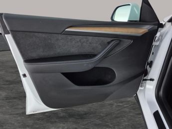 Tesla Model Y SUV RWD (346 ps) - REVERSE CAM - NAV - LEATHER