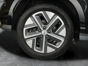 Hyundai Kona 64kWh Ultimate (10.5kW Charger) (204 ps) - ACTIVE LANE ASSIST