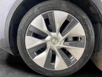 Tesla Model Y SUV RWD (346 ps) - HEATED STEERING - WIFI - BLIND SPOT ASSIST