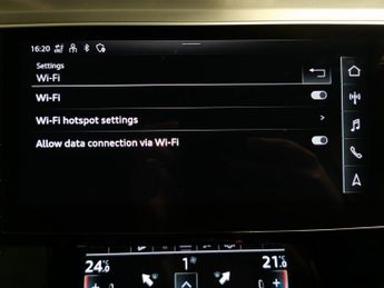 Audi e-tron 50 S line quattro 71.2kWh (11kW Charger) (313 ps) - CARPLAY - LE