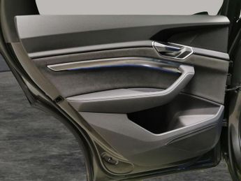 Audi e-tron 50 S line quattro 71.2kWh (11kW Charger) (313 ps) - CARPLAY - LE