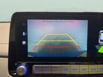 Hyundai Kona 39kWh SE Connect (10.5kW Charger) (136 ps) - LANE DEPARTURE  - B