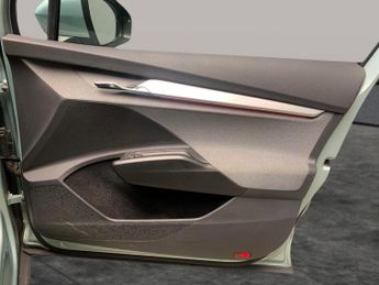 Skoda Enyaq 62kWh 60 (DC120kW) (179 ps) - AIR CON - PARK SENSORS - DAB