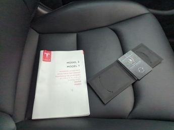 Tesla Model Y (Dual Motor) Long Range 4WDE (384 bhp) - REVERSE CAM - NAV - LEA