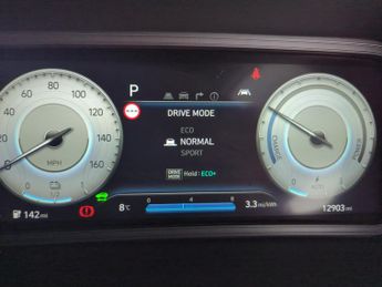 Hyundai Kona 39kWh Premium (10.5kW Charger) (136 ps) - KEYLESS ENTRY - LED - 