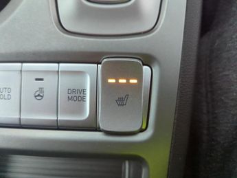 Hyundai Kona 39kWh Premium (10.5kW Charger) (136 ps) - KEYLESS ENTRY - LED - 