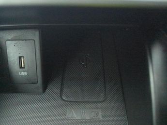 Hyundai Kona 39kWh Premium (10.5kW Charger) (136 ps) - KEYLESS ENTRY - LED - 