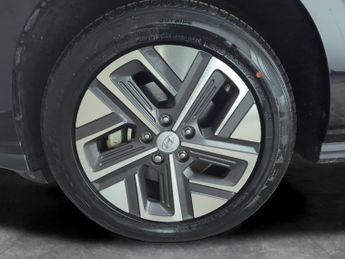 Hyundai Kona 39kWh Premium (10.5kW Charger) (136 ps) - KEYLESS ENTRY - LED - 