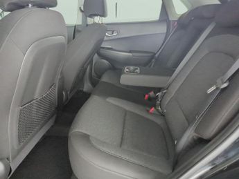 Hyundai Kona 39kWh Premium (10.5kW Charger) (136 ps) - KEYLESS ENTRY - LED - 