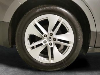 Skoda Enyaq 62kWh 60 (DC120kW) (179 ps) - WIFI - BLUETOOTH - CRUISE