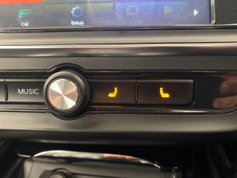 MG Mg5 61.1kWh Exclusive Long Range (156 ps) - NAV - LANE DEPARTURE  - 