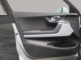 Polestar Polestar 2 Dual Motor 78kWh Long Range Fastback 4WDE (408 ps) - REVERSE CAM