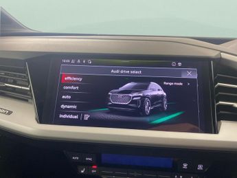 Audi Q4 E-tron 35 Sport 55kWh (170 ps) - LANE DEPARTURE  - BLUETOOTH - CRUISE