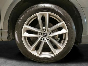 Audi Q3 1.5 TFSI CoD 35 Black Edition S Tronic (150 ps) - BLUETOOTH - CR