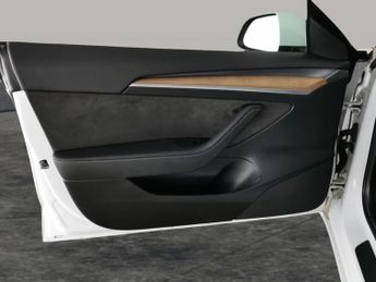 Tesla Model 3 Standard Range Plus RWD (241 bhp) - PARK ASSIST - LED - REVERSE 