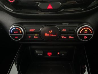 Kia Soul 64kWh First Edition (201 bhp) - CARPLAY - LED - REVERSE CAM