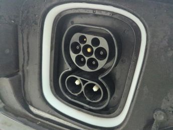 Hyundai Kona 39kWh Premium (10.5kW Charger) (136 ps) - KEYLESS ENTRY - LED - 